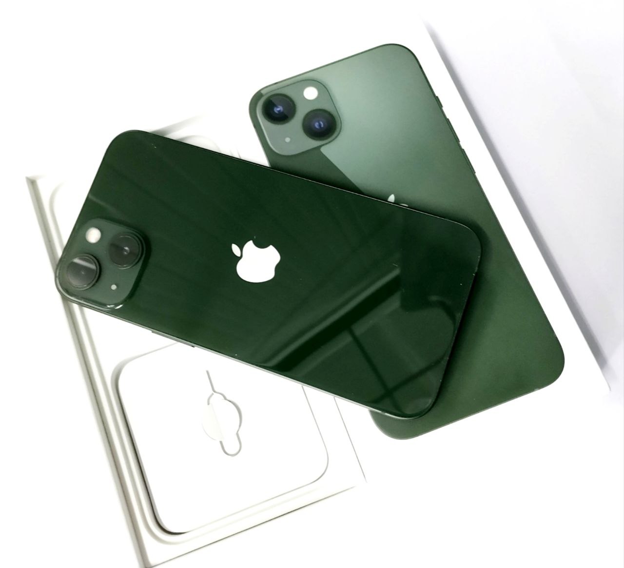 Apple iPhone 13  4 GB/ 128 GB/