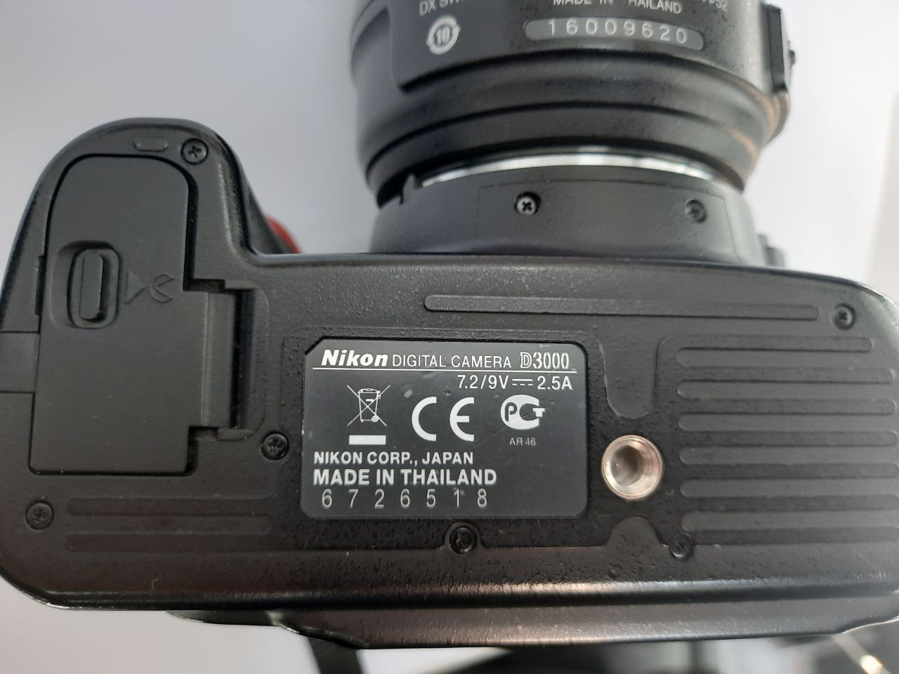 Nikon D3000 +Lenta AF-S NIKKOR 18-55mm 1:3.5-5.6G