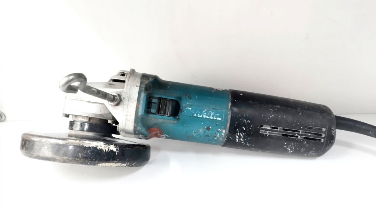 Makita 9565H