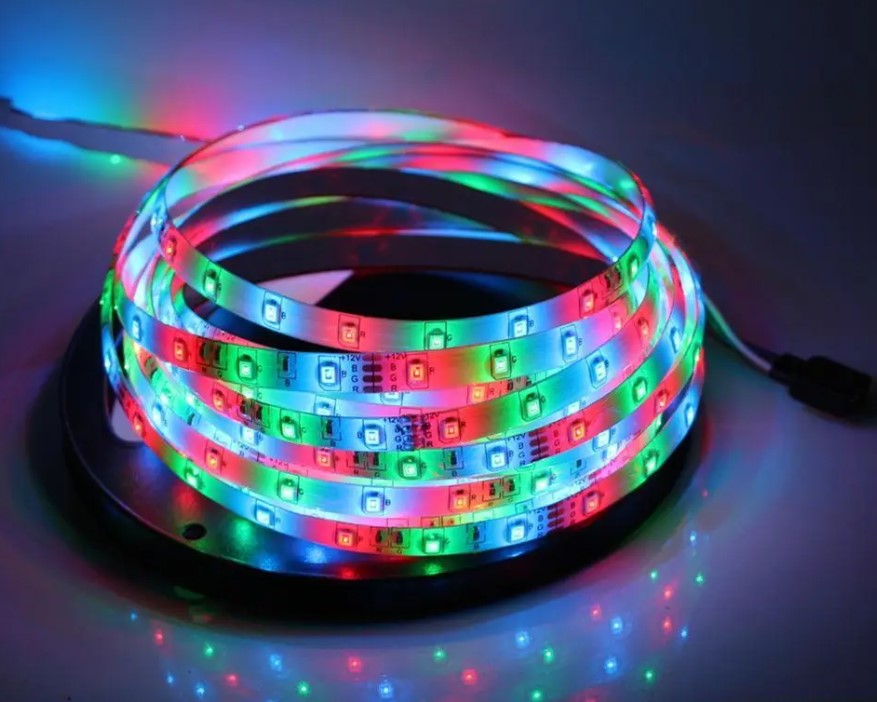 Benzi LED inteligente cu telecomandă de 12V LEDSTRIP (S18/P3)