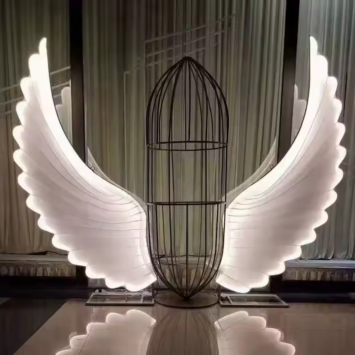 Aripi de inger LED