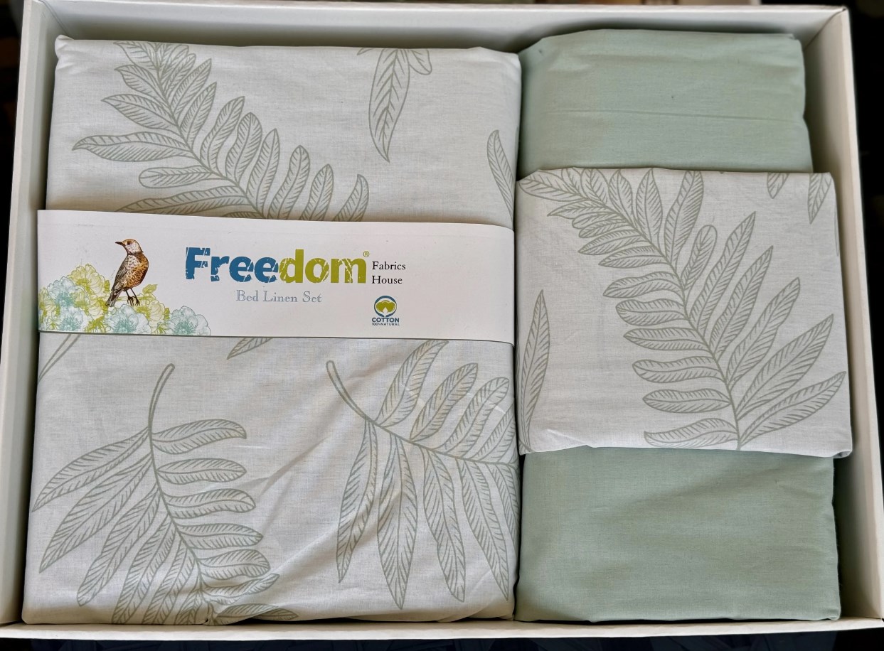 Lenjerie de pat Bed Linen Set (2 fețe de pernă+plic+cearsaf) FreeDom cutie albă
