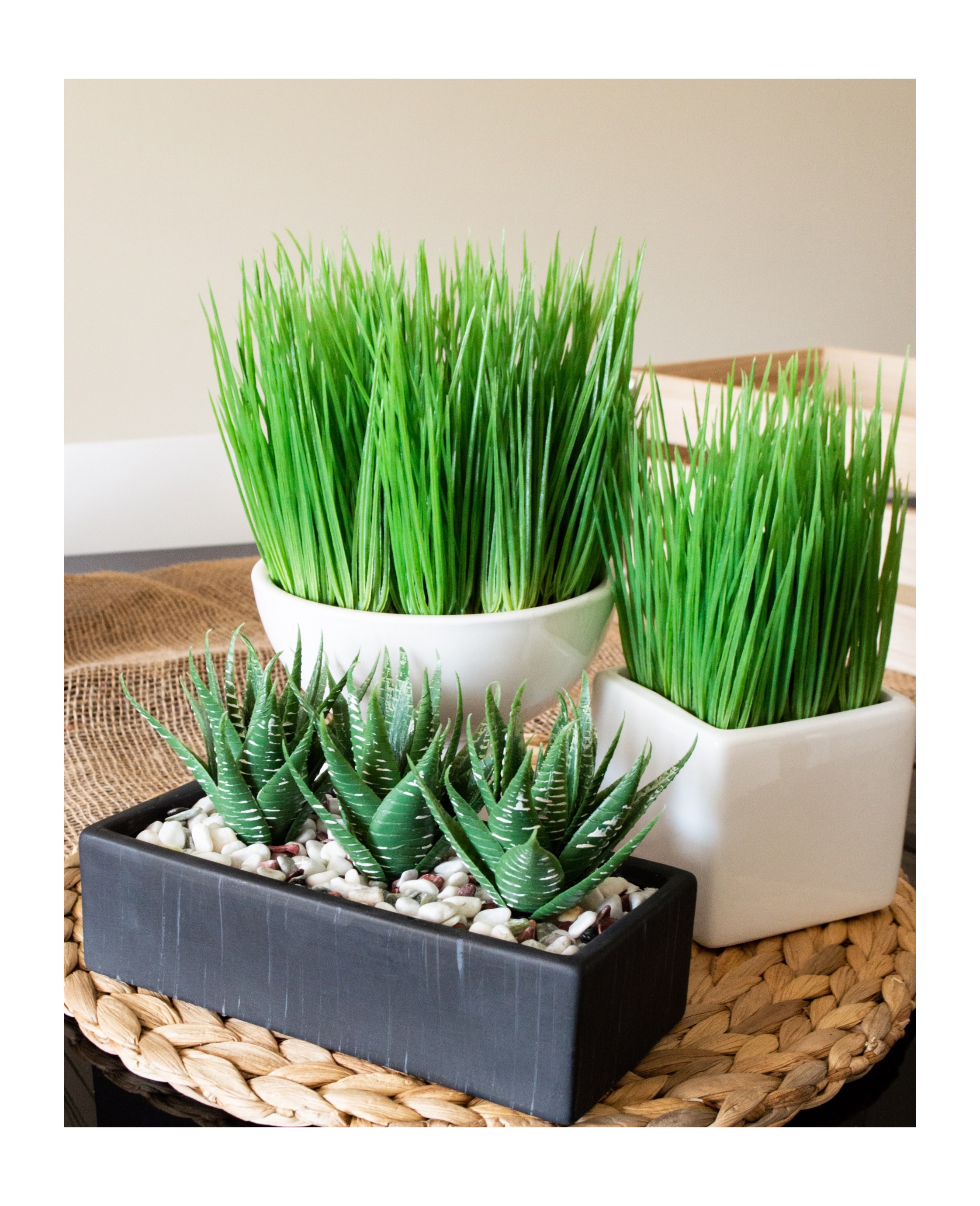 Iarbă-gazon în ghiveci alb 10x23 cm - Plante decorative din plastic pentru interior și exterior