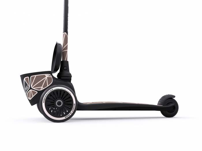 Trotineta Highwaykick 2 lifestyle brown lines