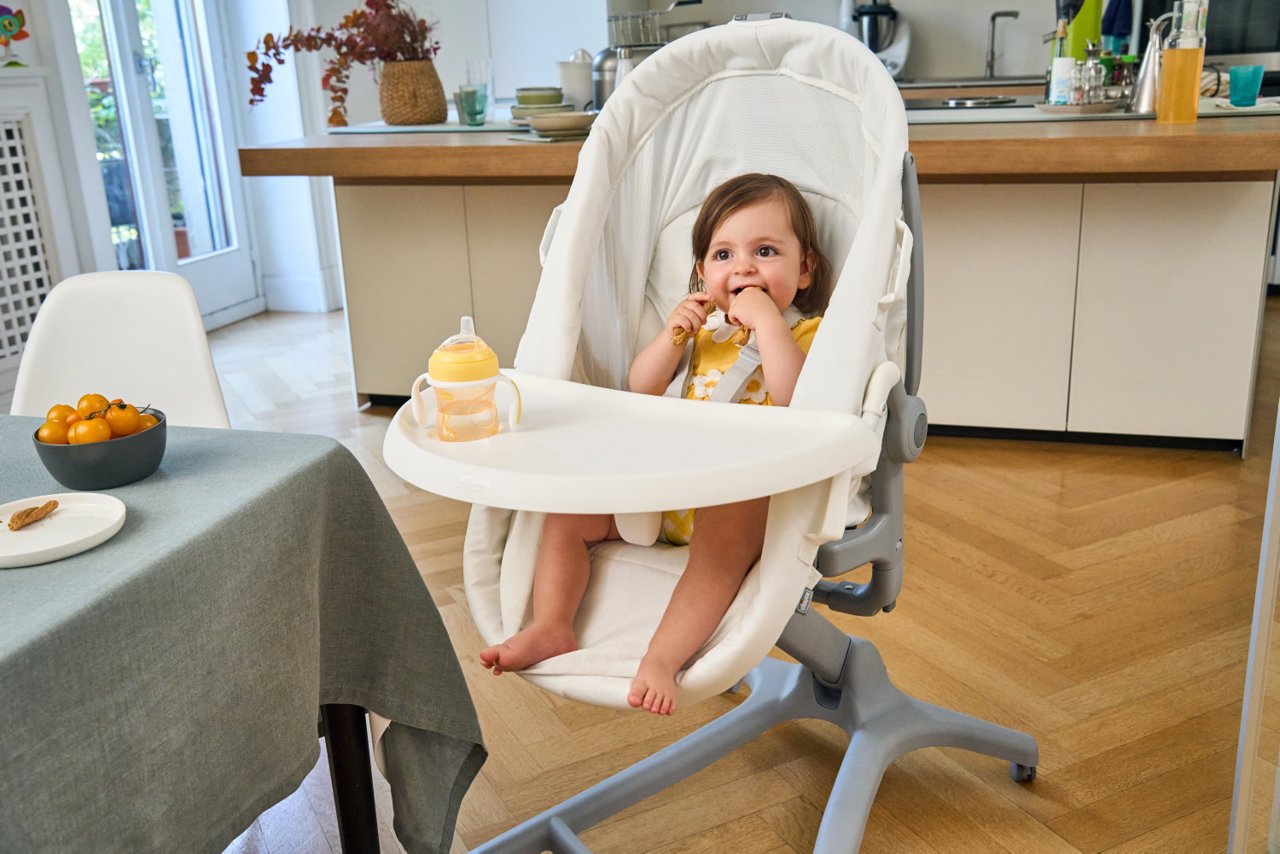 Cosulet multifunctional 5 in 1 Chicco Baby Hug Pro, Beige Latte, 0luni+