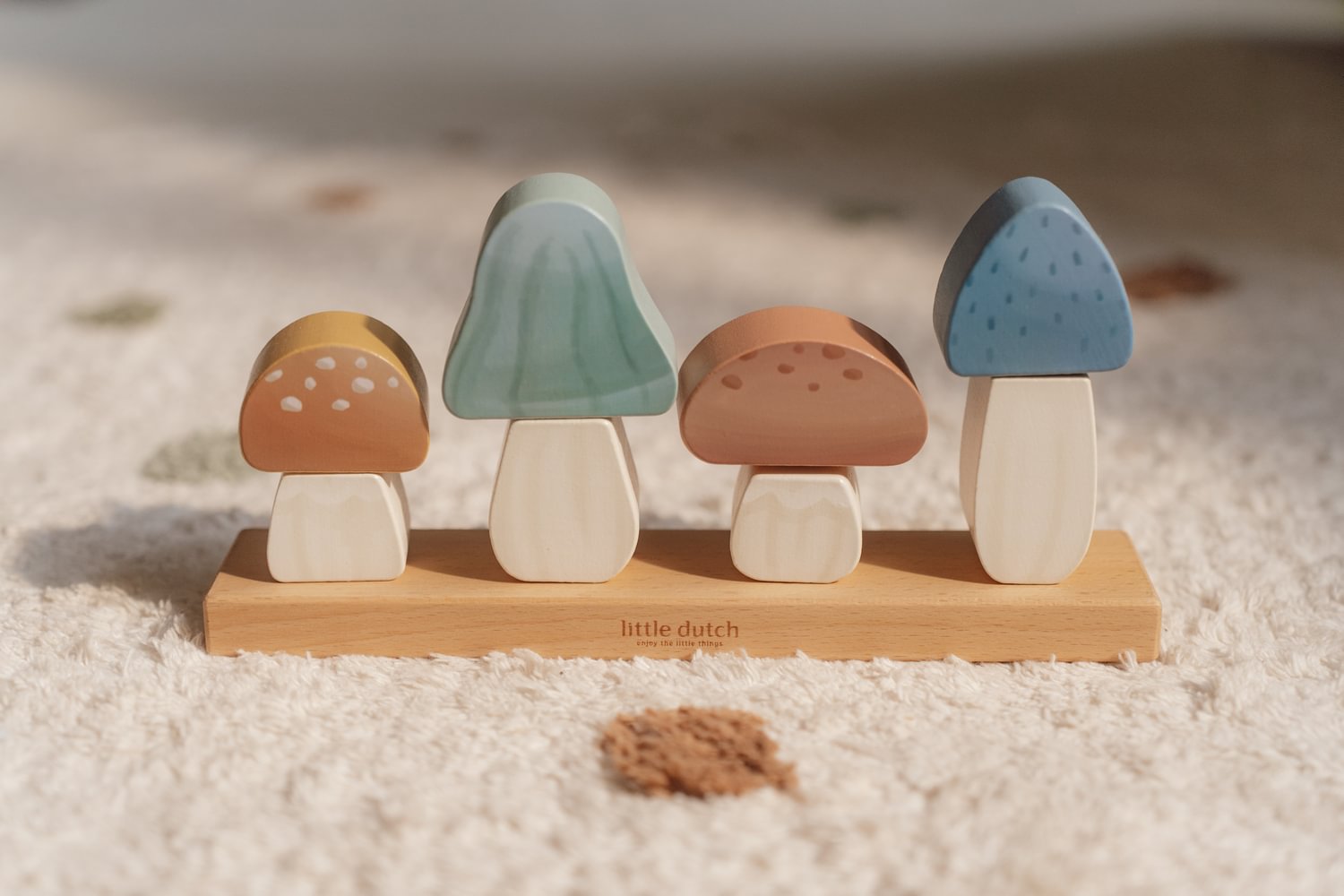 Jucarie din lemn FSC pentru stivuire - Ciupercute - Forest Friends - Little Dutch 