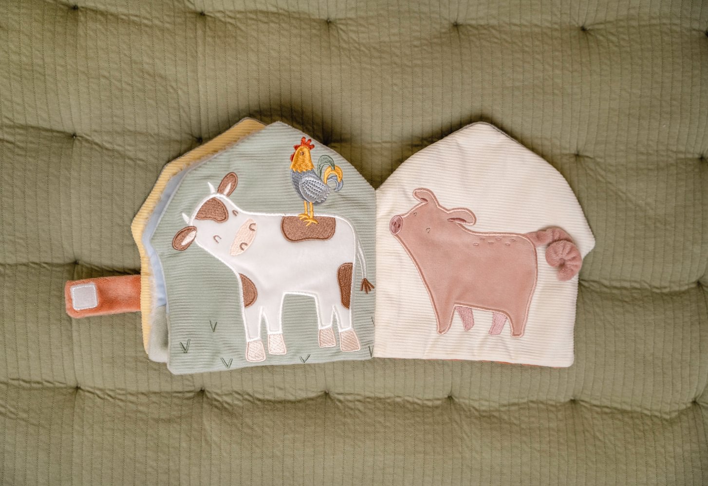 Carte senzoriala pentru bebelusi - Little Farm - Little Dutch 