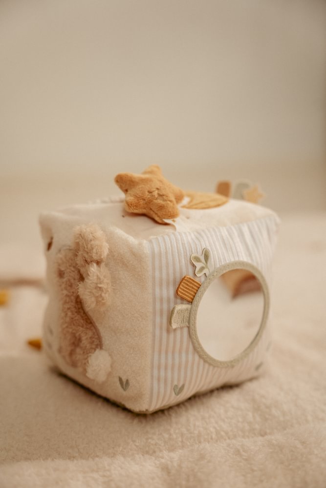 Cub senzorial pentru bebelusi - Newborn Naturals - Little Dutch