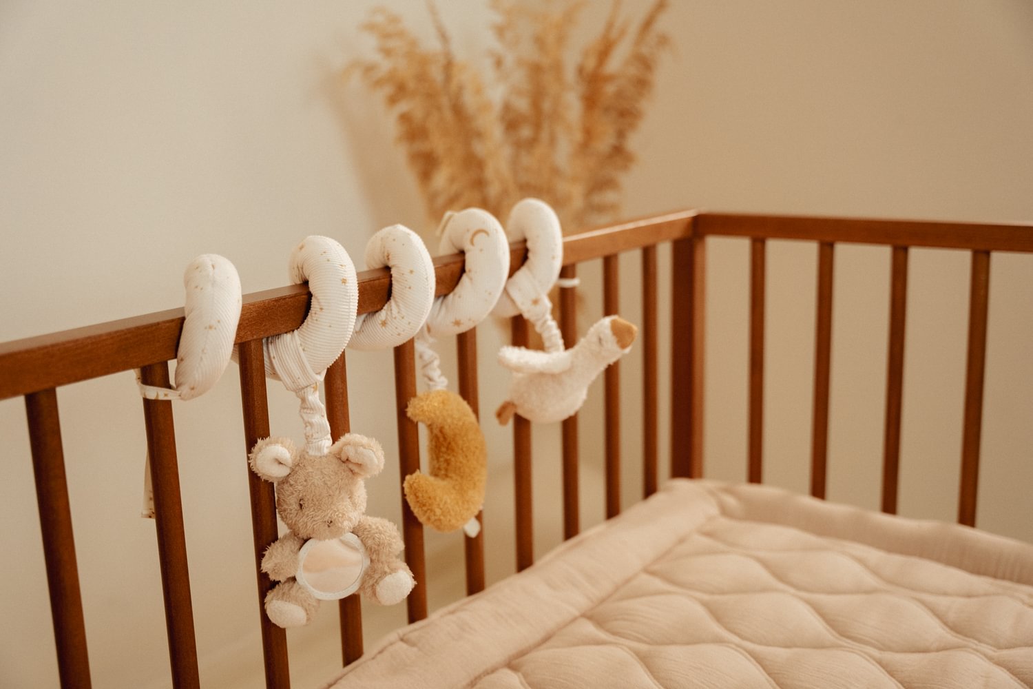 Spirala cu jucarii senzoriale pentru bebelusi - Newborn Naturals - Little Dutch