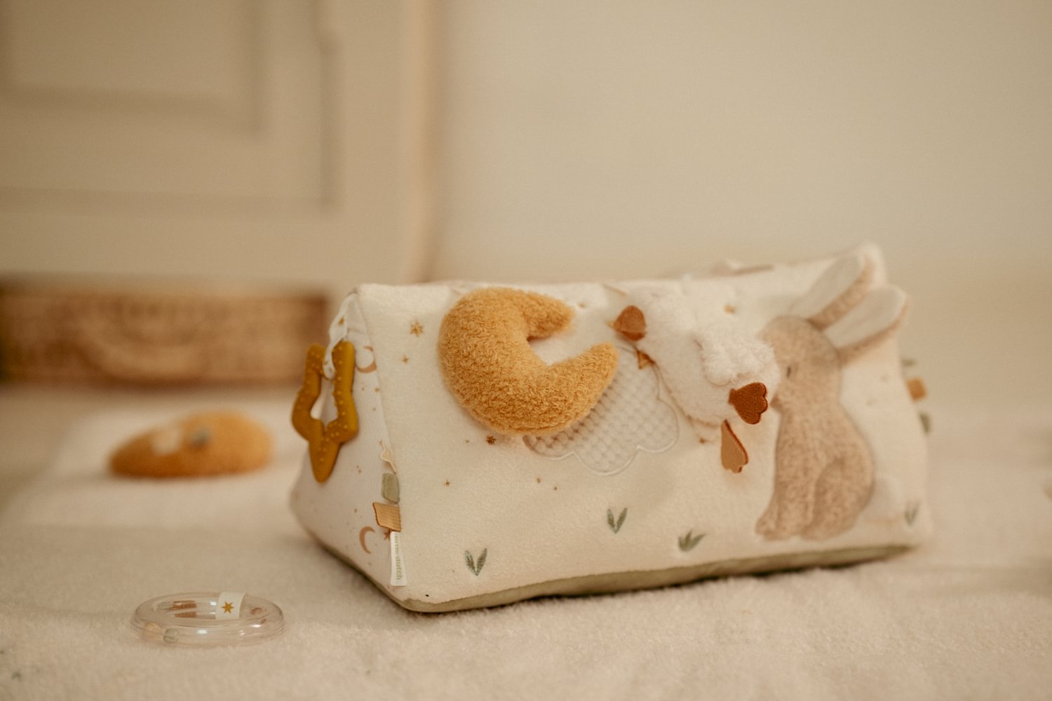 Triunghi senzorial pentru bebelusi - Newborn Naturals - Little Dutch