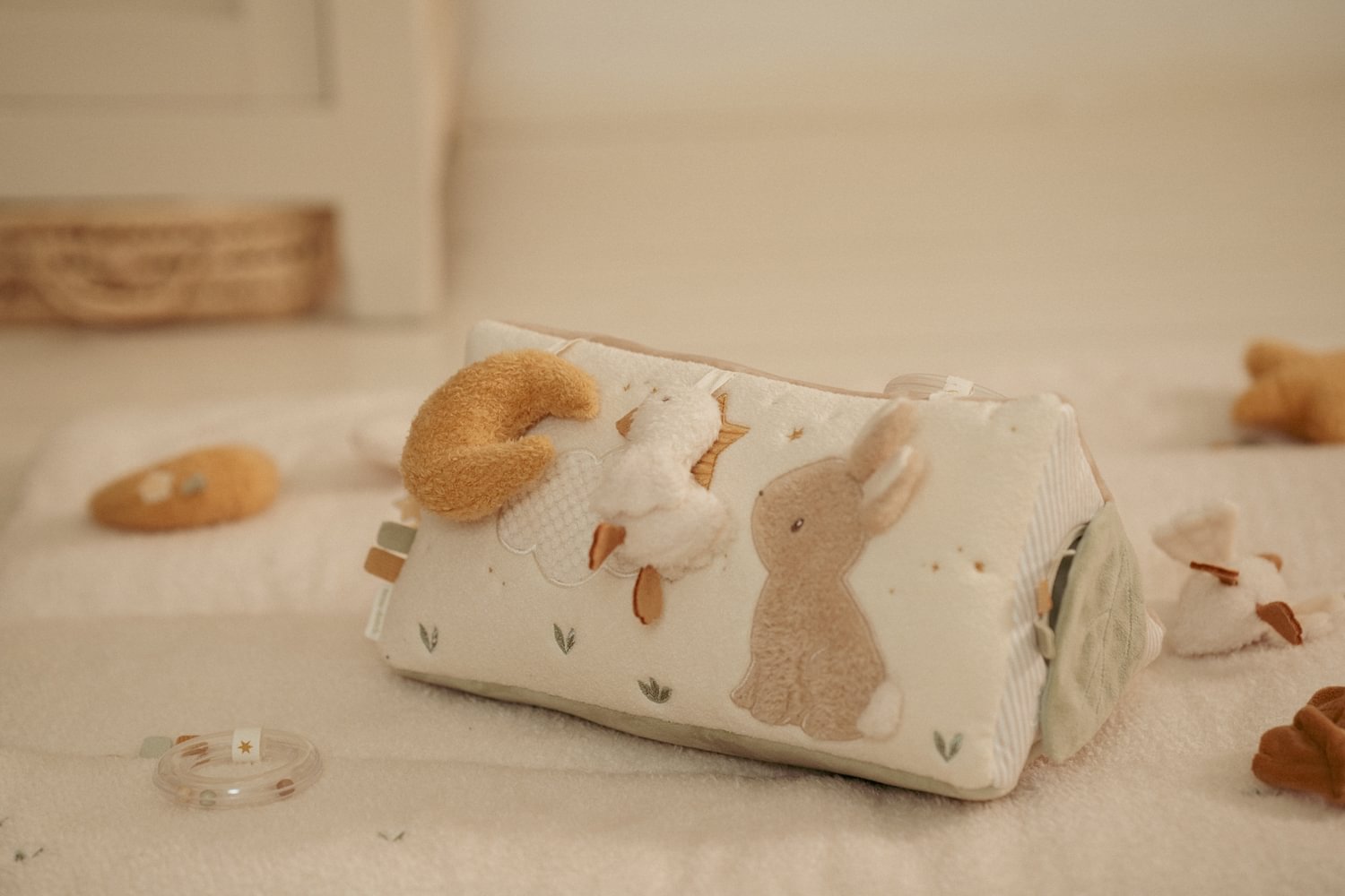 Triunghi senzorial pentru bebelusi - Newborn Naturals - Little Dutch