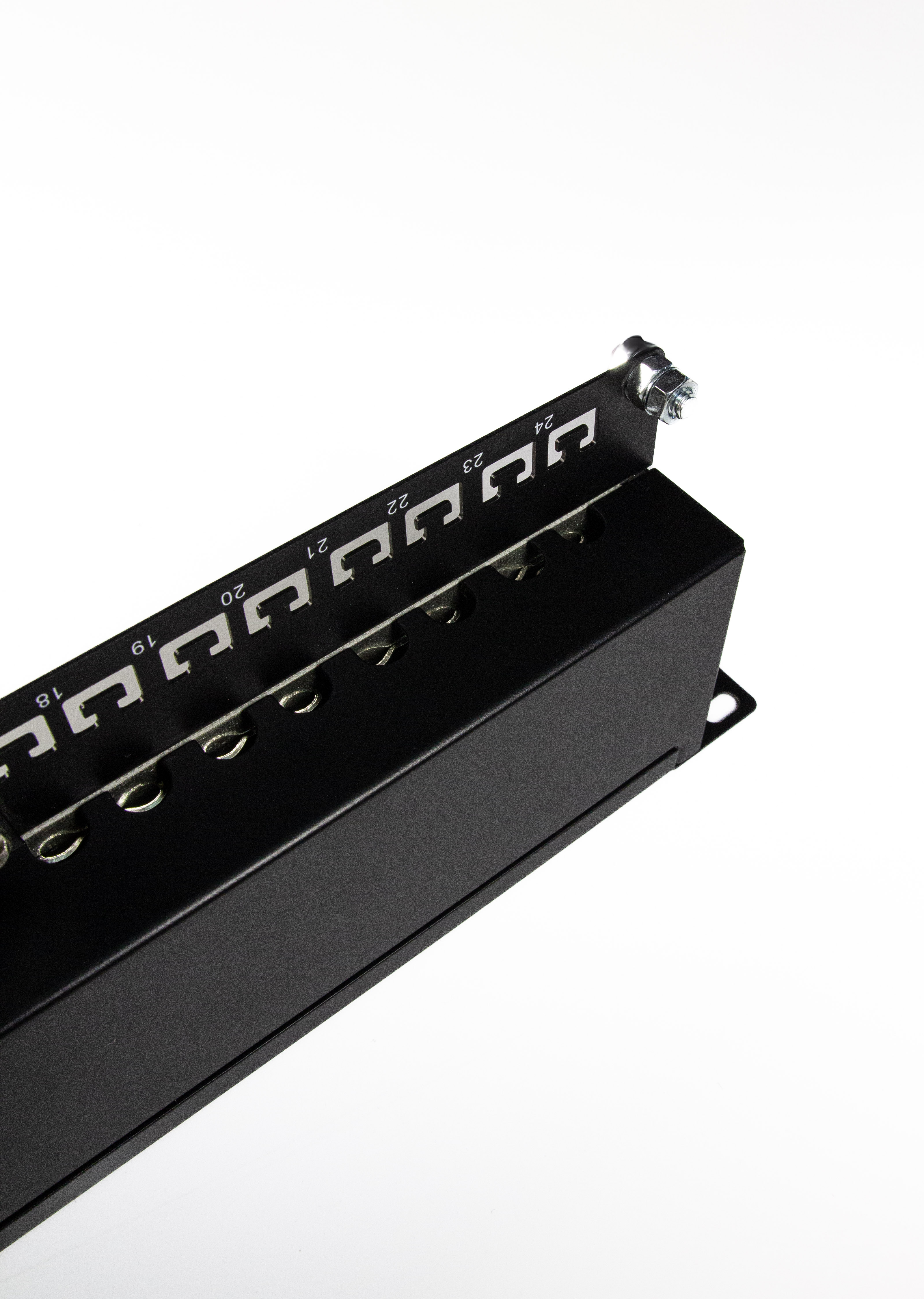 Патч панель 19"1U,IDC, кат.5е,48xRJ45, черный