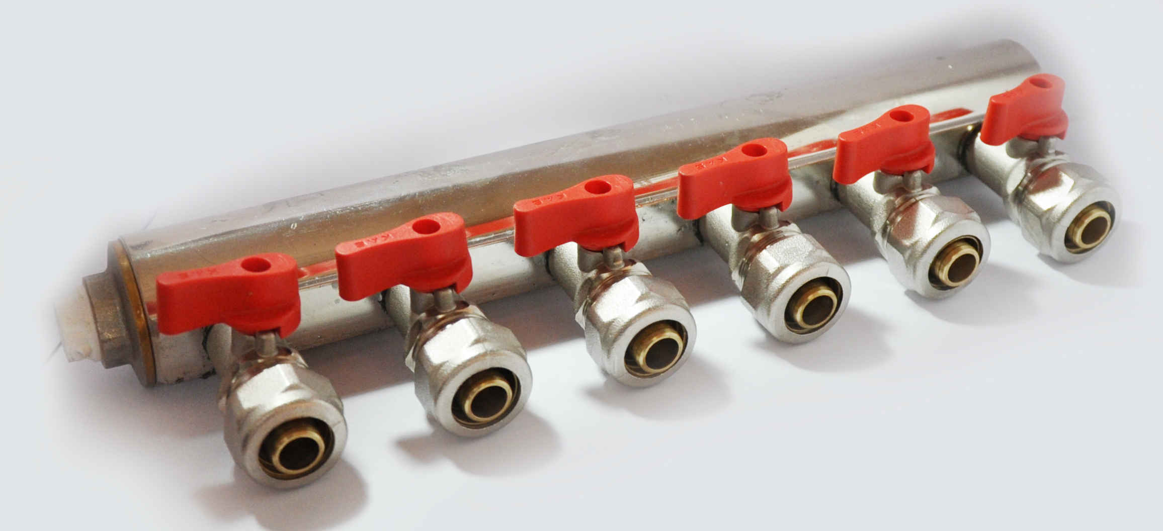 Distribuitor D. 1" FI/FI x 16 PEX  6 cai (robinet bila)  KAS