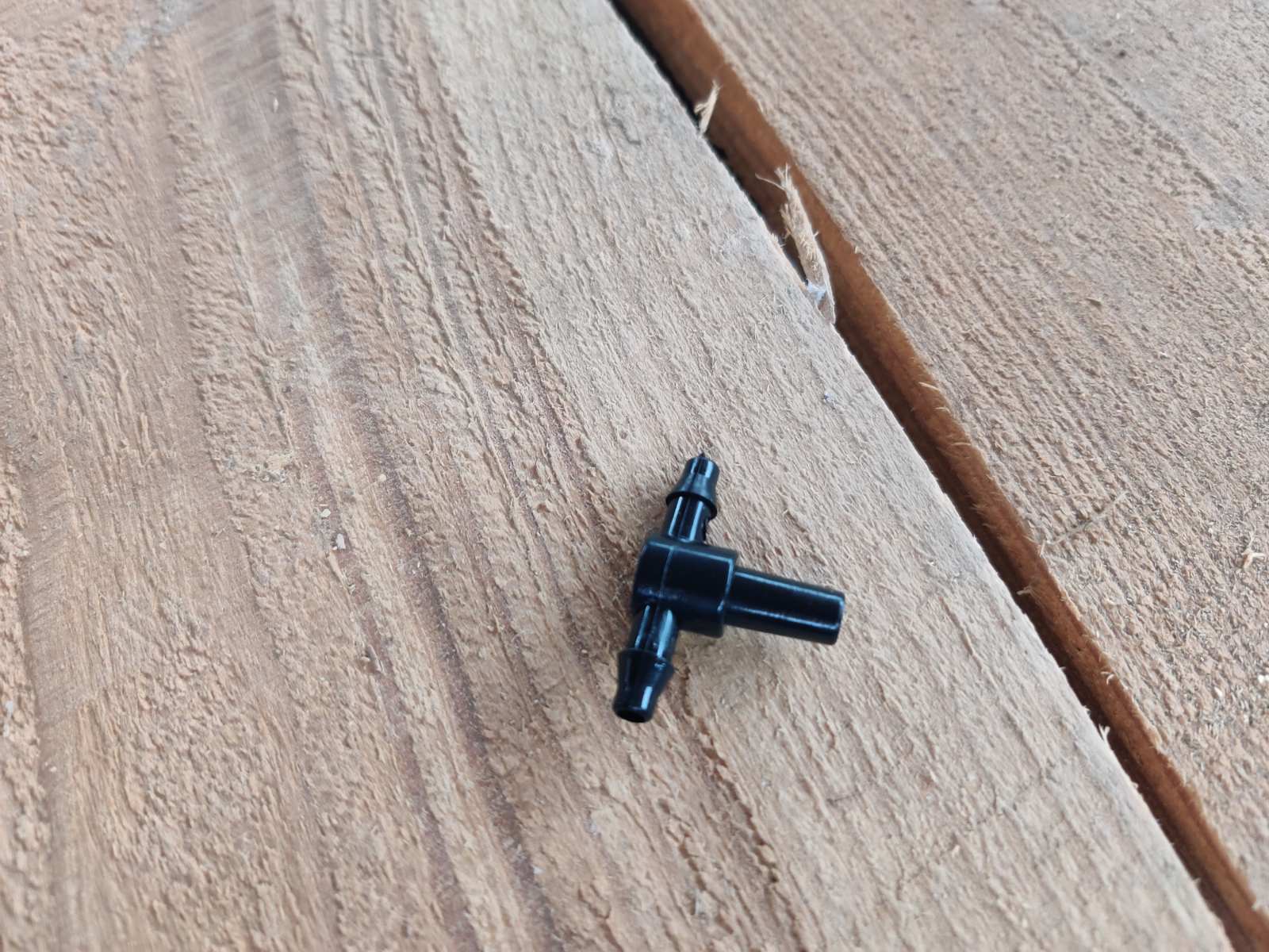 Adaptor pentru microtub cu 2 iesiri D. 6  UNITAPE