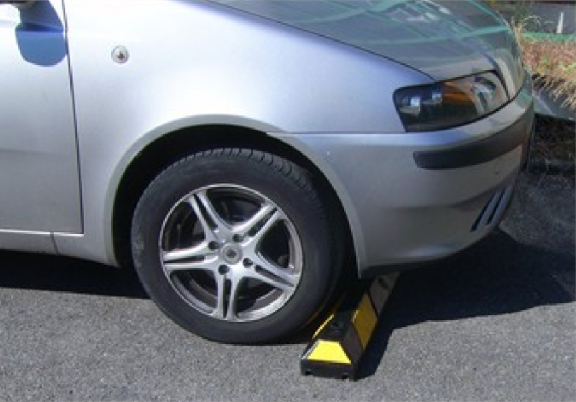 Opritor de protectie din cauciuc pentru parcari auto 1830 mm (4 bolturi in set)