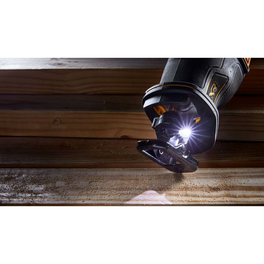 Fierestrau sabie pe acumulator DCS382N 18V fara acumulator  DEWALT