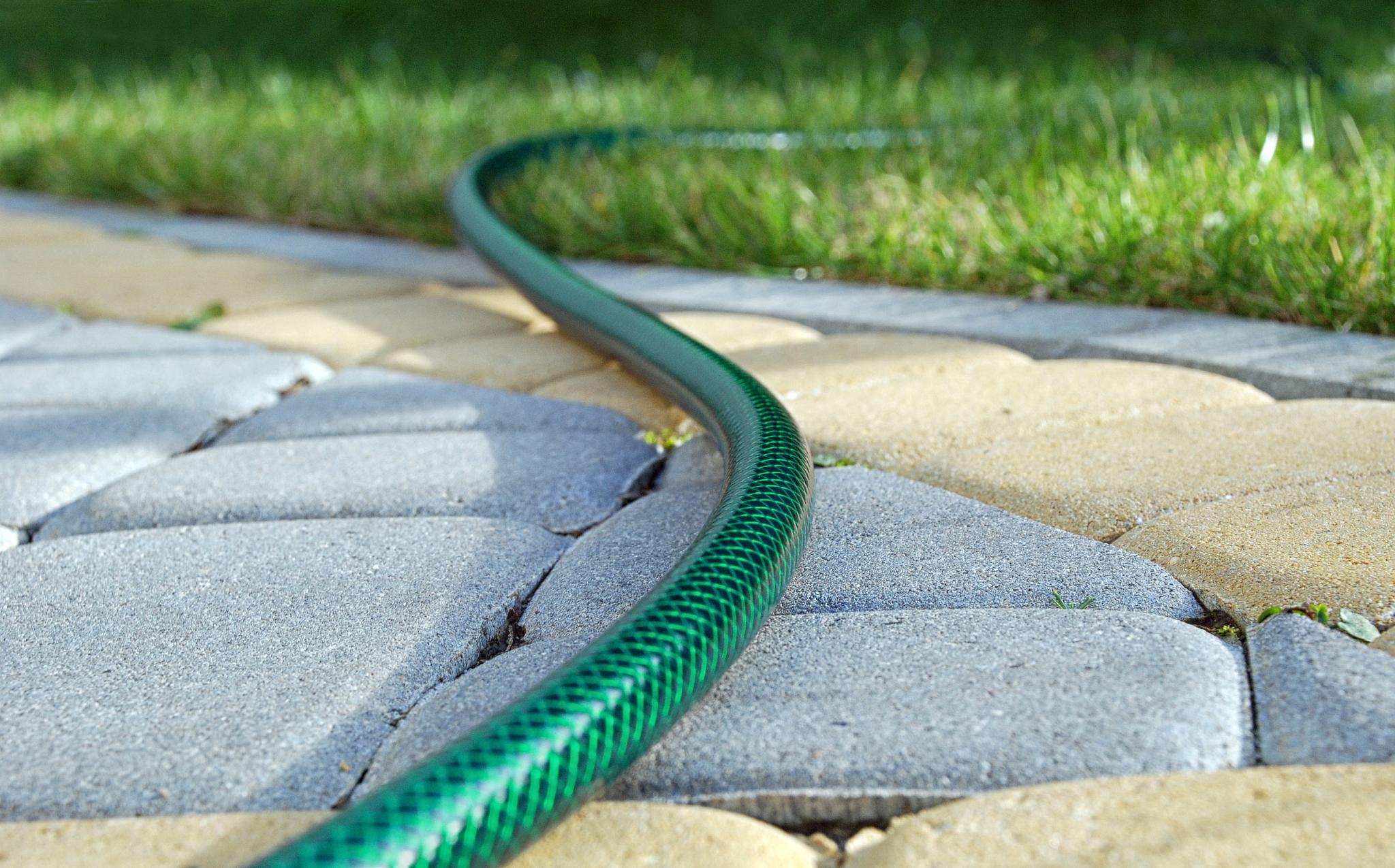 Furtun de gradina ECONOMIC D.  5/8" (15-18 mm) 20 bar 10-012  CELLFAST L=50 m